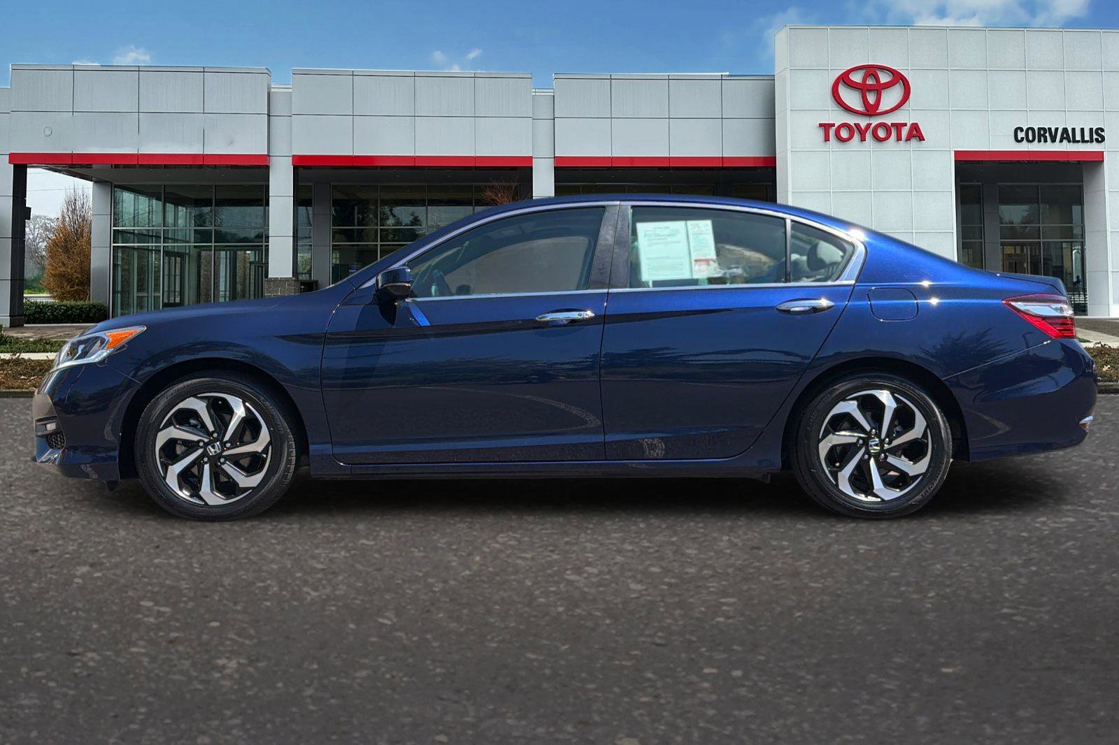 Used 2017 Honda Accord EX-L image 7