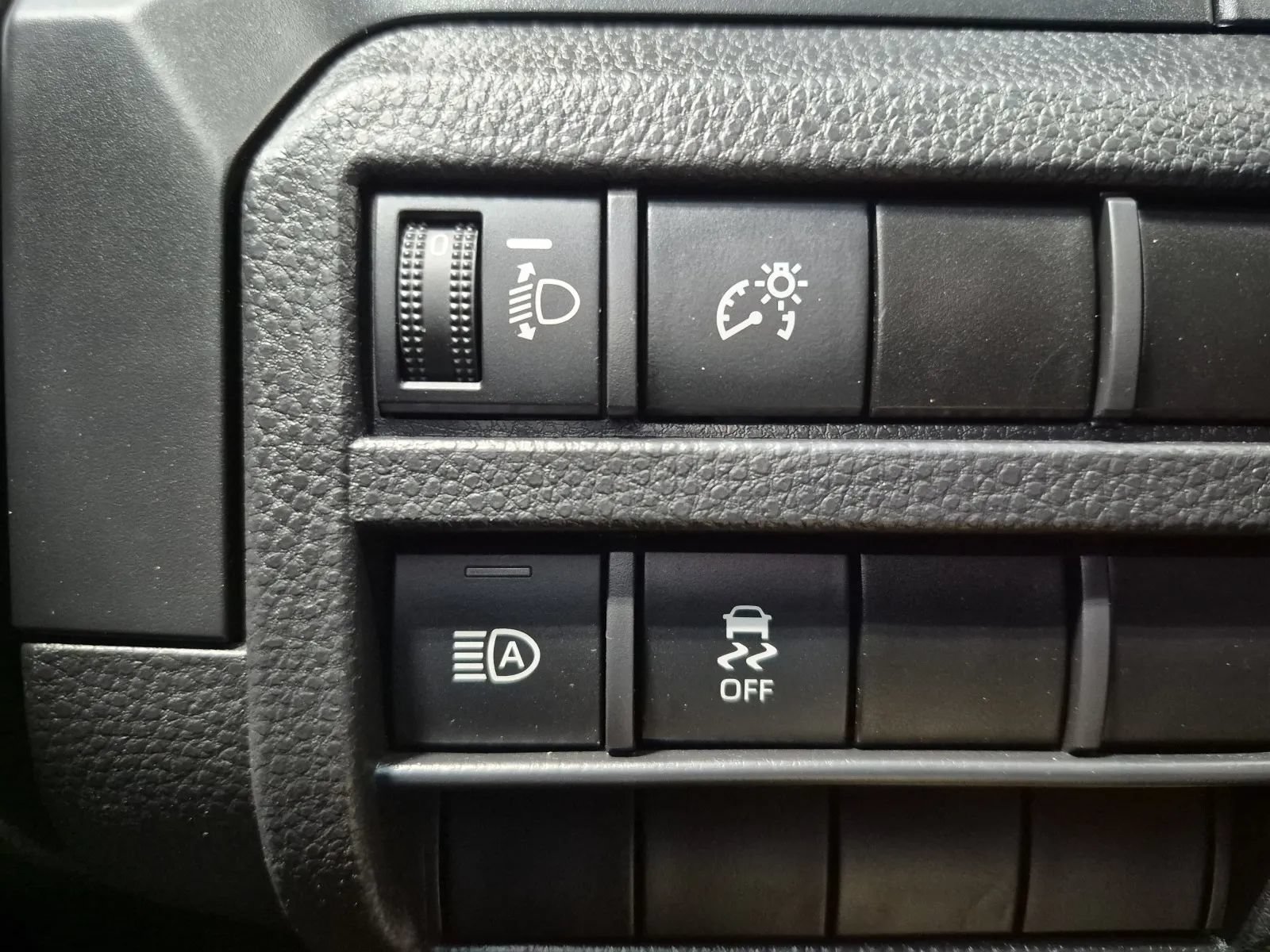 Used 2024 Toyota Tacoma SR AWD/4WD image 28