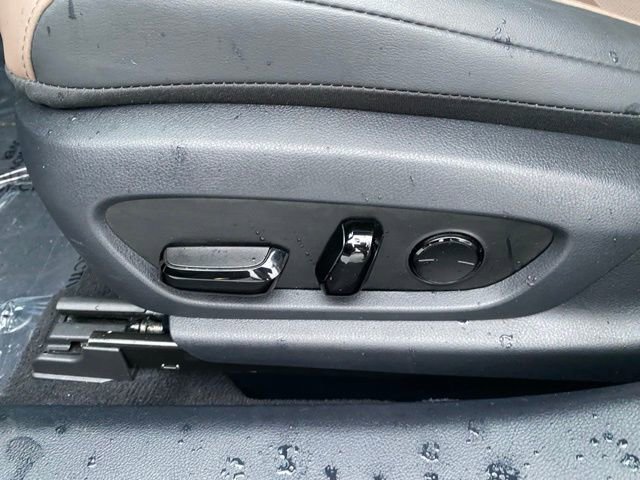 Used 2025 Lexus ES 350 w/ Premium Package image 16