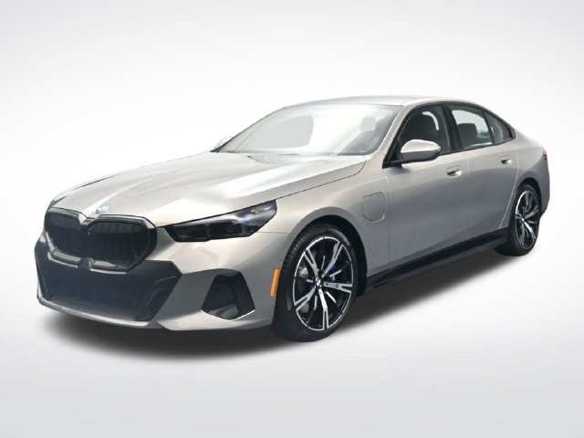 New 2027 BMW 550e xDrive AWD/4WD image 9