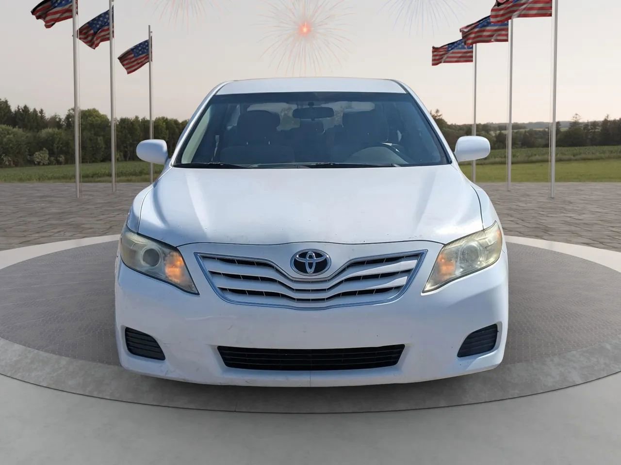 Used 2010 Toyota Camry LE image 2