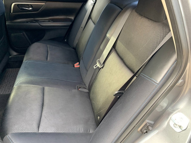 Used 2016 Nissan Altima 2.5 SR w/ LED Appearance Package image 18