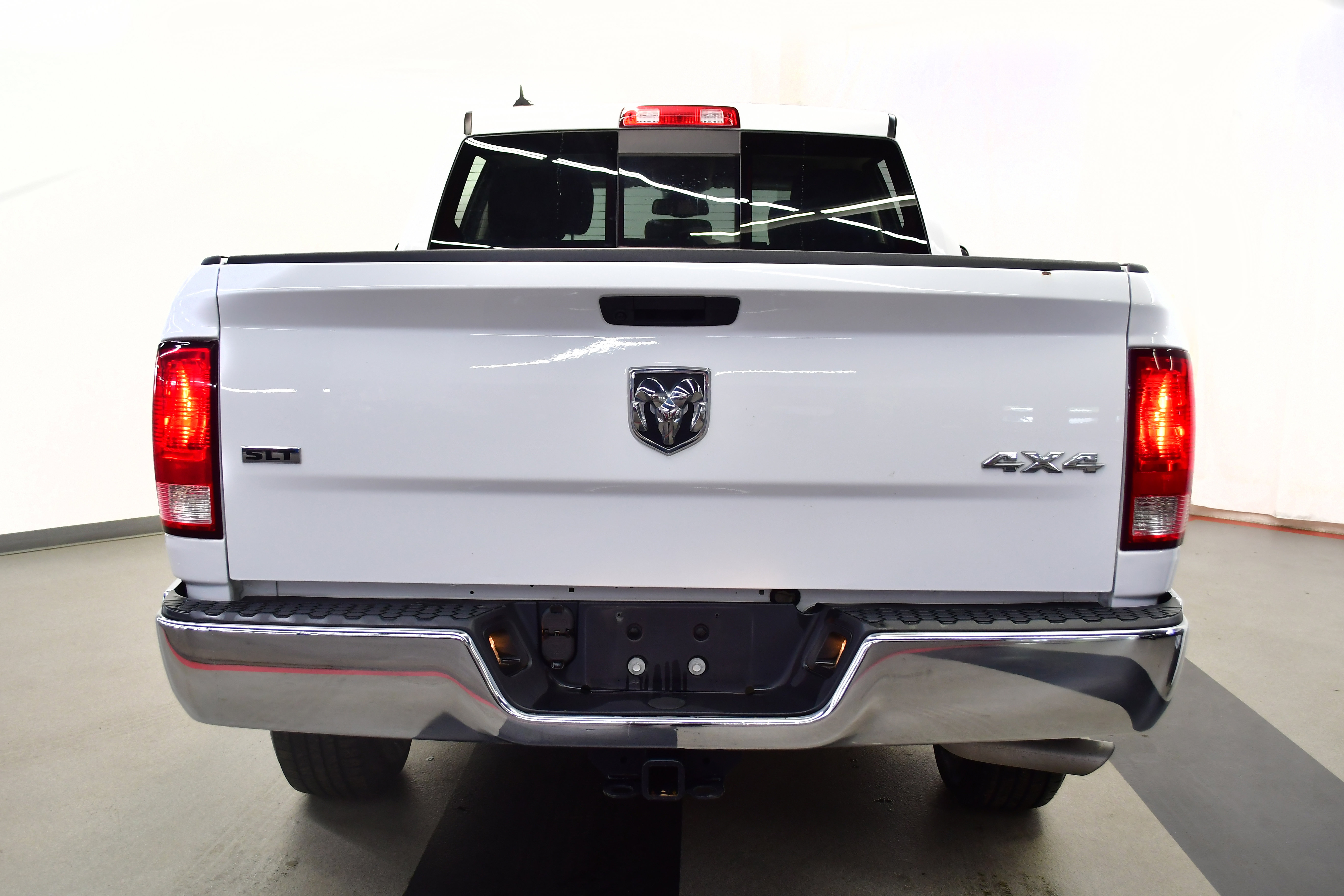 Used 2023 RAM 1500 Classic SLT w/ Trailer & Traction Group AWD/4WD image 5
