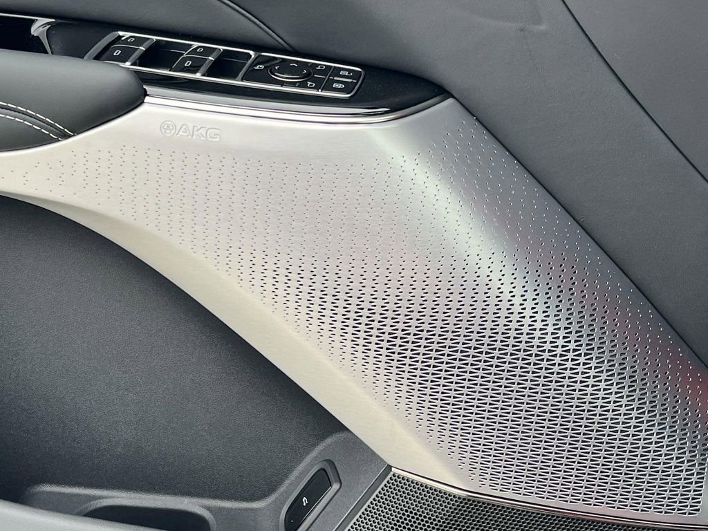 New 2026 Cadillac Lyriq V image 24