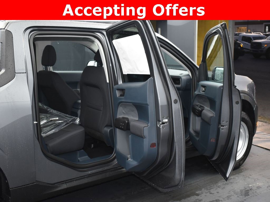New 2025 Ford Maverick XL image 17