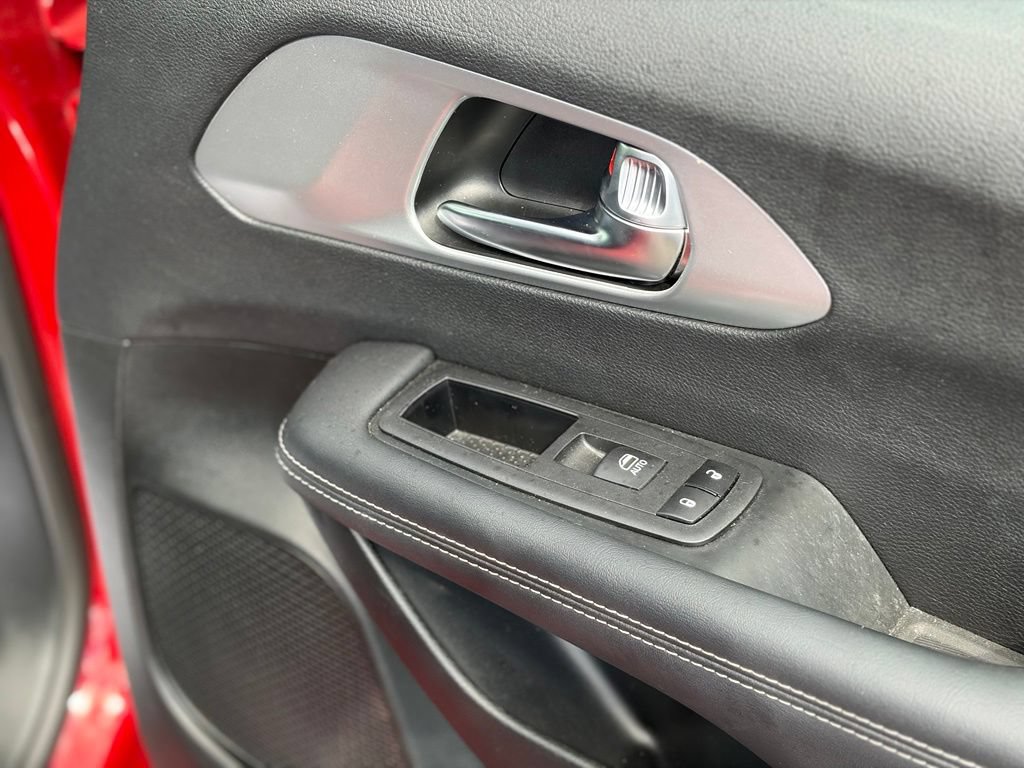 Certified 2025 Chrysler Pacifica Limited FWD image 20