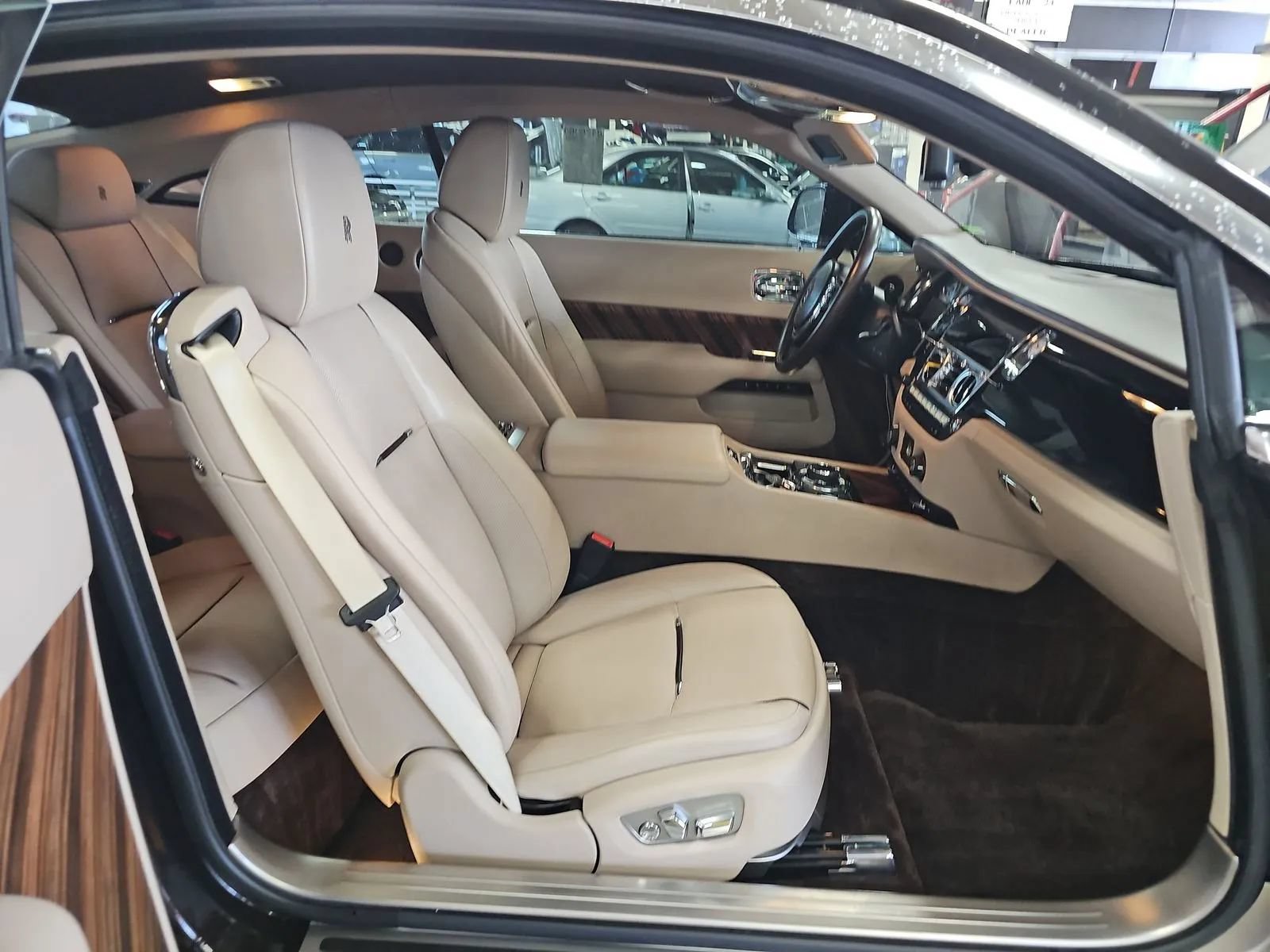Used 2015 Rolls-Royce Wraith RWD image 8