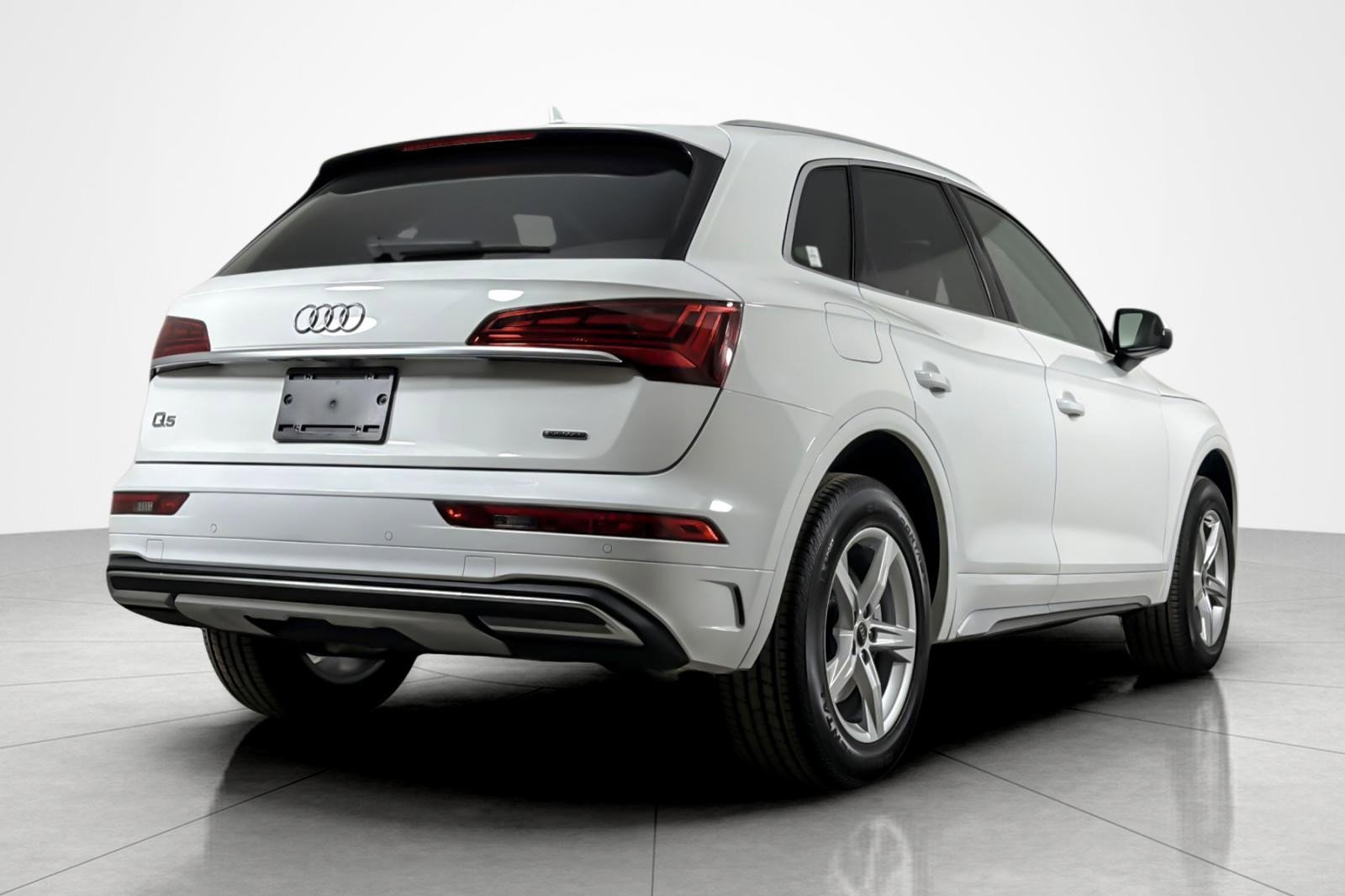 Used 2023 Audi Q5 2.0T Premium w/ Convenience Package AWD/4WD image 5