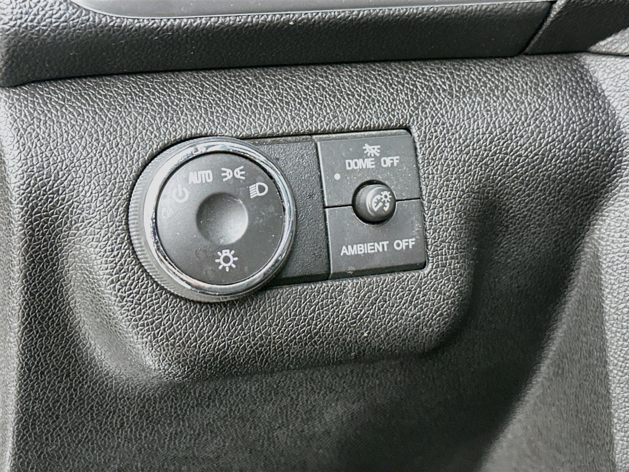 Used 2016 GMC Acadia SLE FWD image 16
