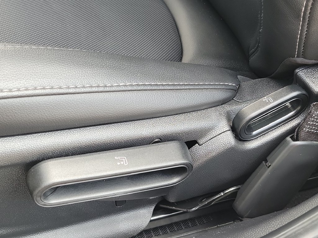 Used 2019 MINI Cooper S w/ Signature Upholstery Package FWD image 18