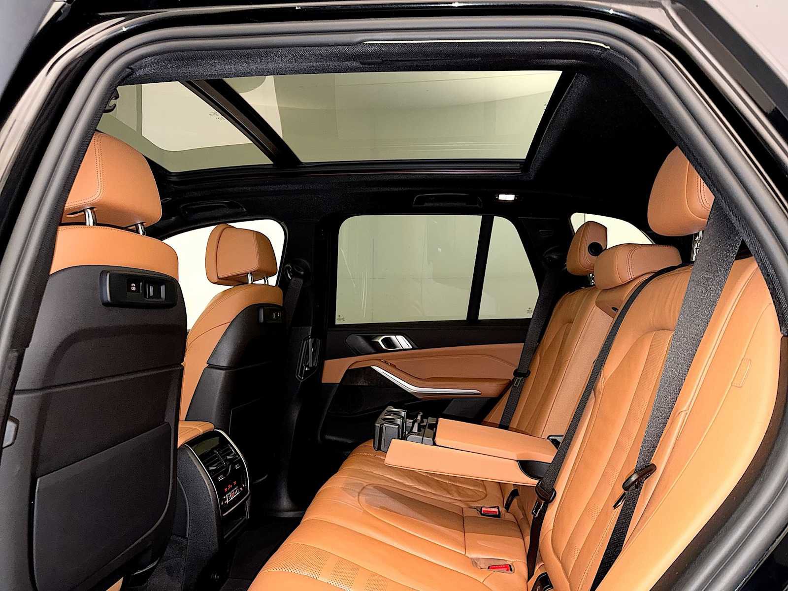 Used 2022 BMW X5 xDrive40i w/ M Sport Package image 21