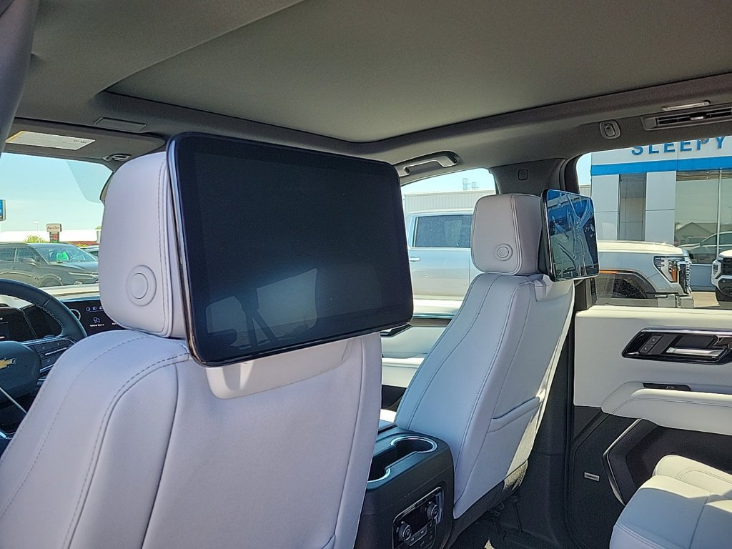 New 2026 Chevrolet Suburban Premier AWD/4WD image 11