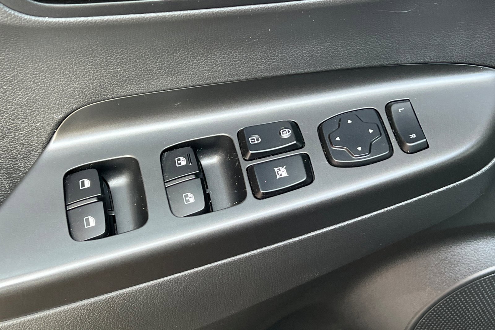 Used 2021 Hyundai Kona SEL w/ Cargo Package image 14