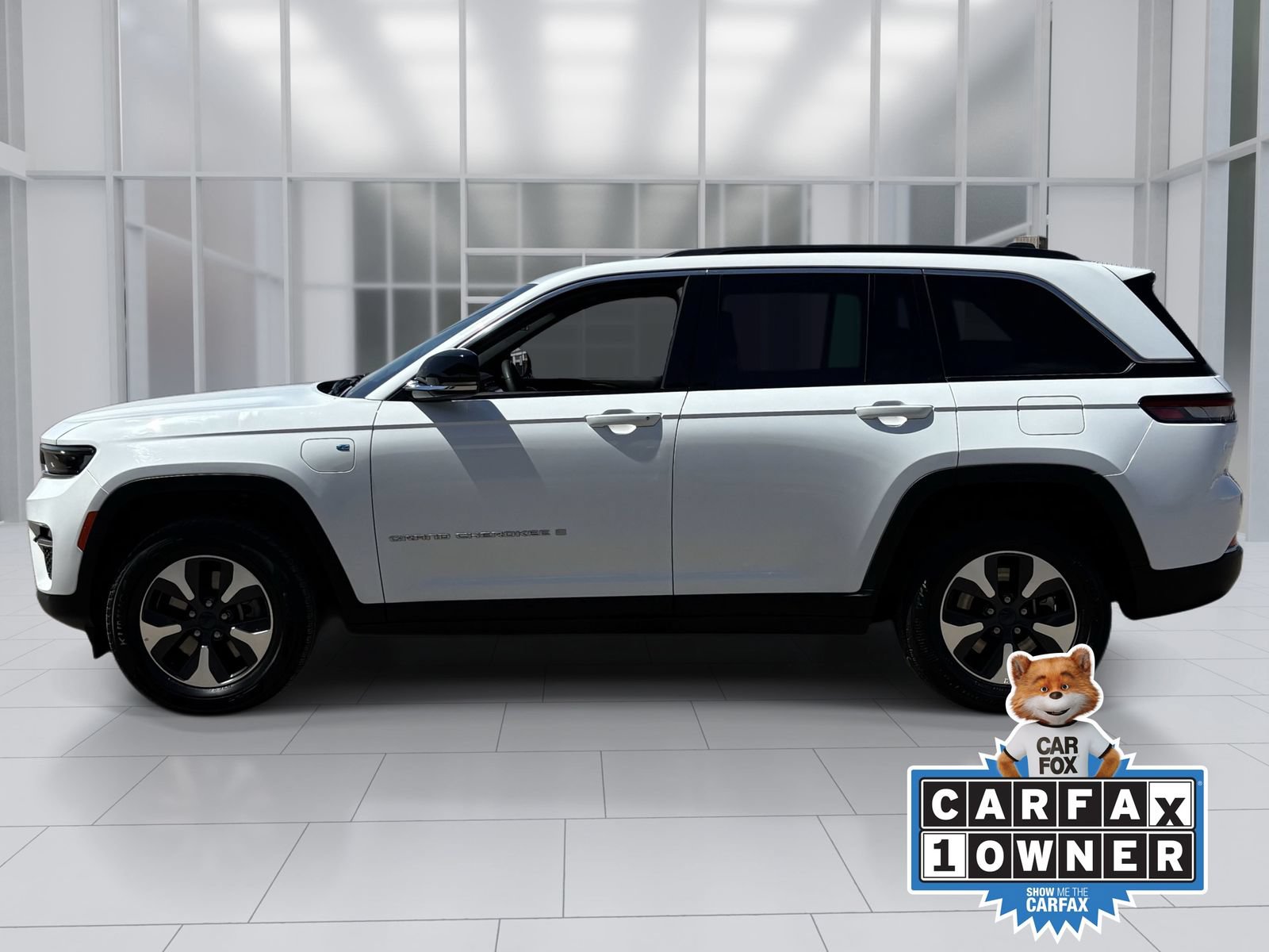Used 2024 Jeep Grand Cherokee Limited 4xe AWD/4WD image 3