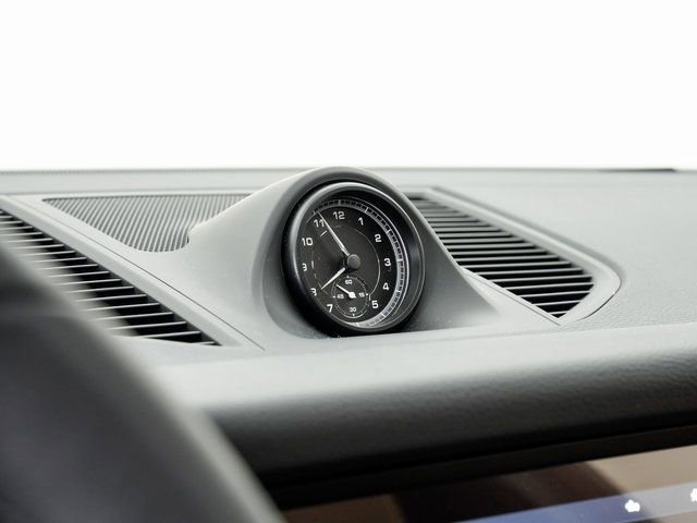 Certified 2025 Porsche Macan image 17