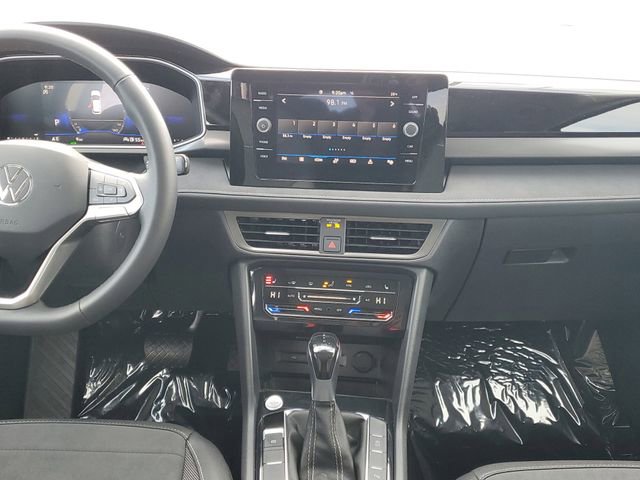 New 2026 Volkswagen Taos SE FWD image 25