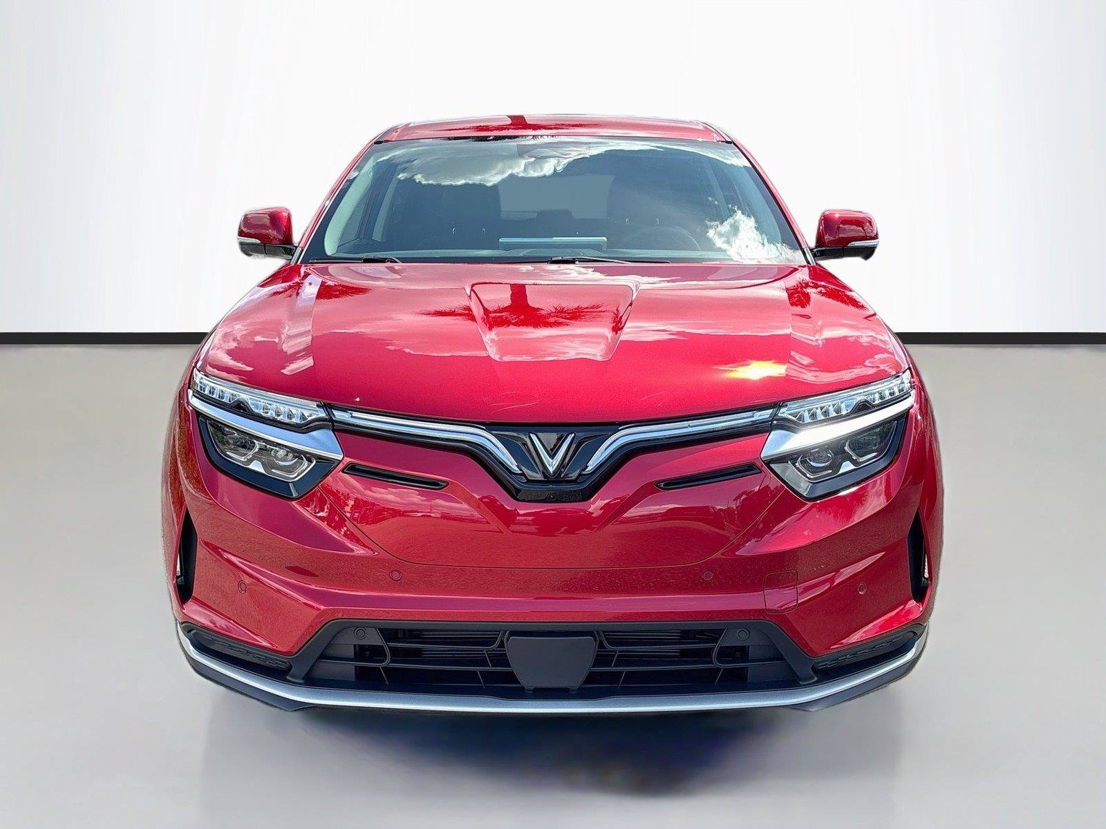 New 2027 VinFast VF 8 Eco AWD/4WD image 2