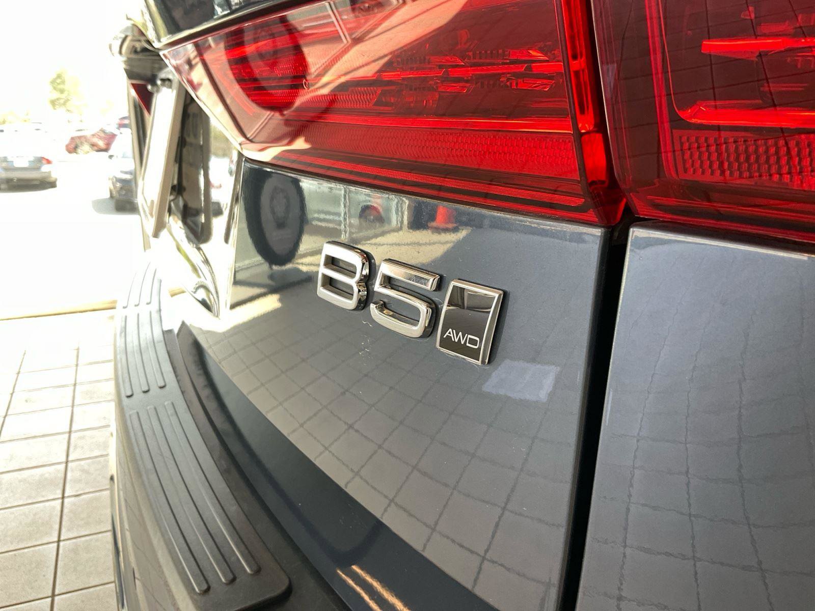 Used 2024 Volvo XC60 B5 Plus image 17