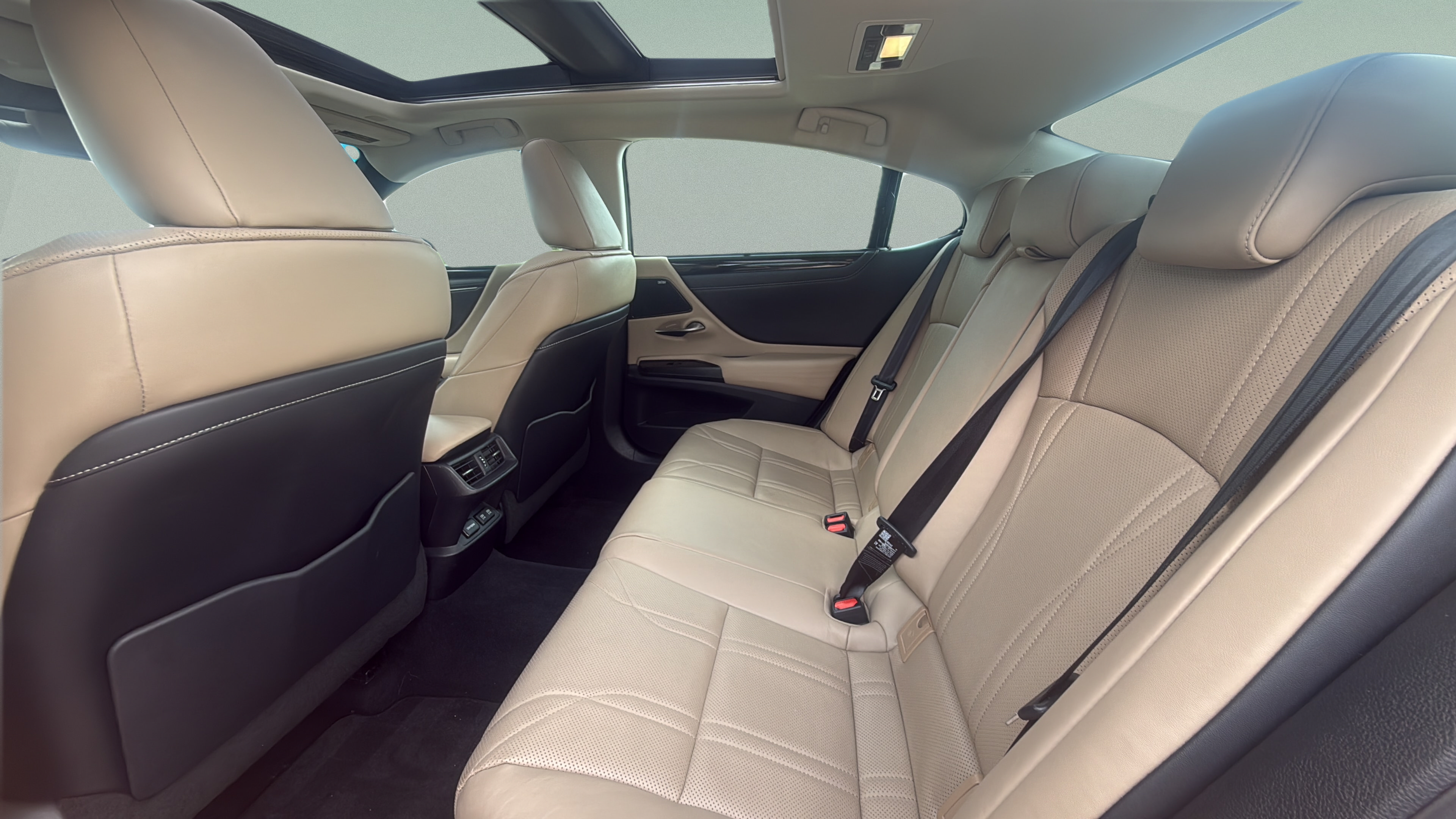 Certified 2020 Lexus ES 350 Ultra Luxury w/ Accessory Package 2 FWD image 25
