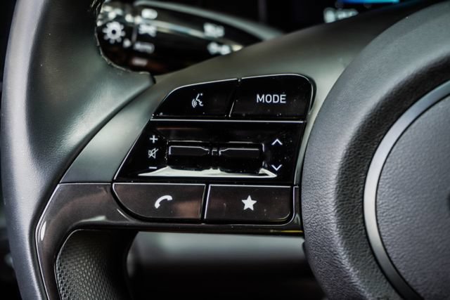 Certified 2025 Hyundai Elantra SEL FWD image 37