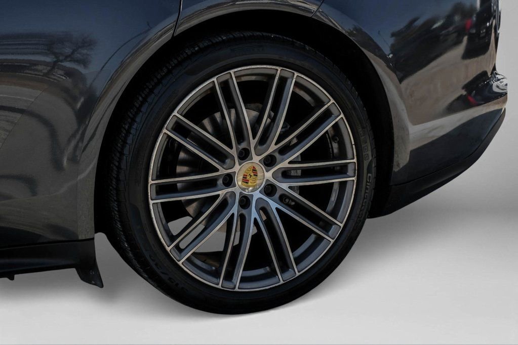 Used 2019 Porsche Panamera 4 image 53