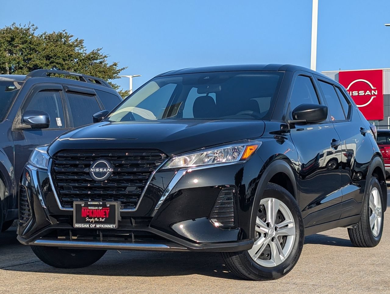 Certified 2025 Nissan Kicks Play S FWD image 2