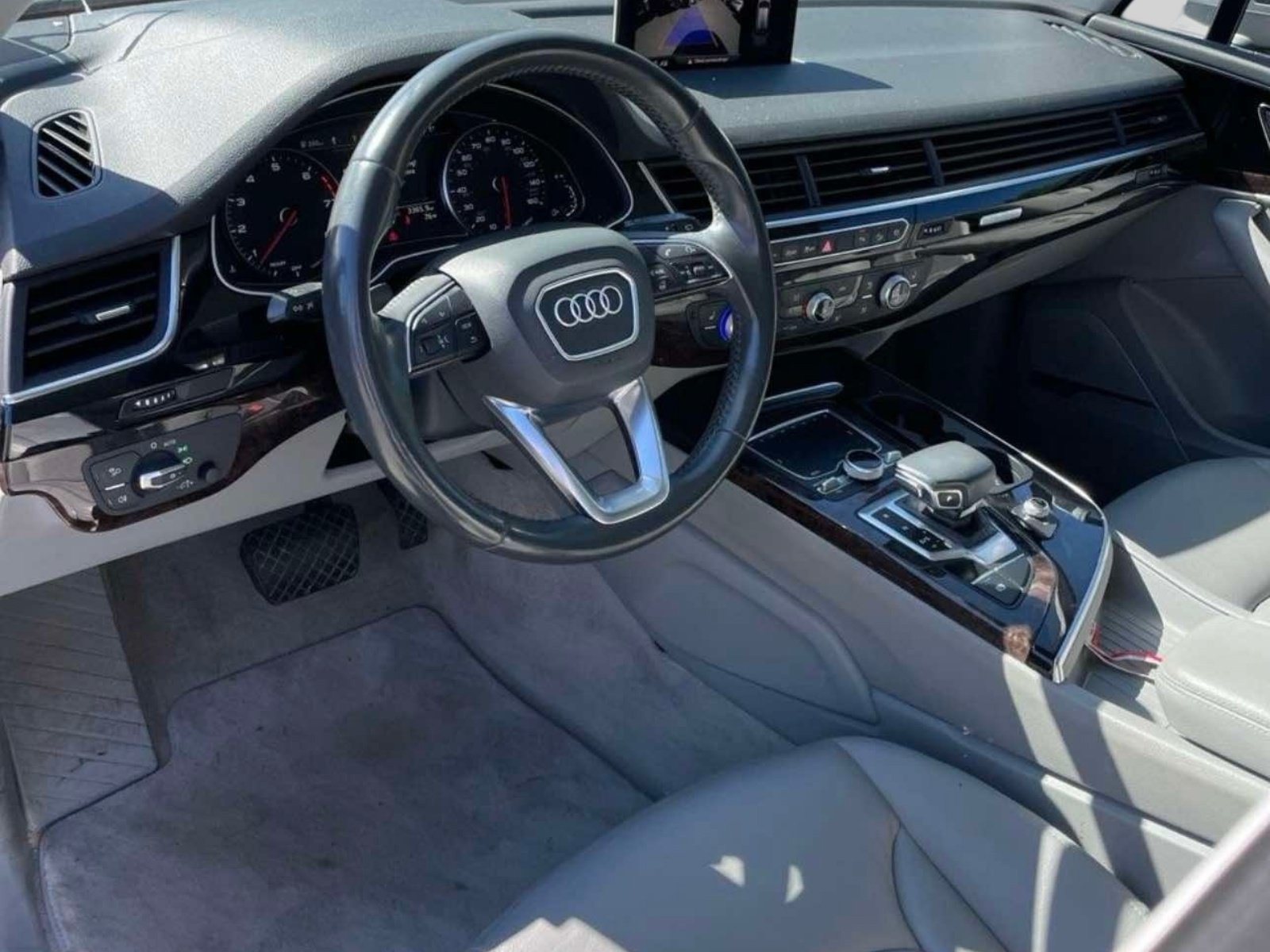 Used 2018 Audi Q7 3.0T Premium Plus w/ Premium Plus Package AWD/4WD image 5