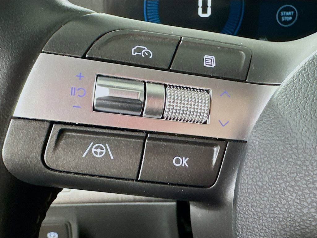 Used 2025 Hyundai Kona SEL FWD image 22