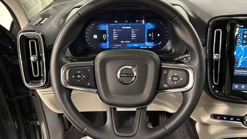 Certified 2026 Volvo XC40 B5 Plus AWD/4WD image 11