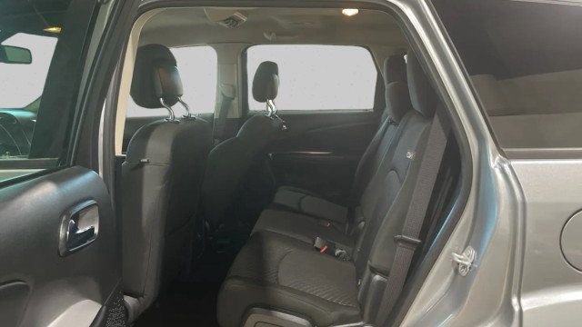 Used 2019 Dodge Journey SE image 11