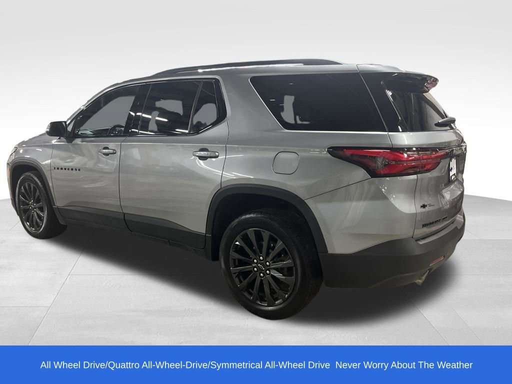 Used 2023 Chevrolet Traverse RS image 3