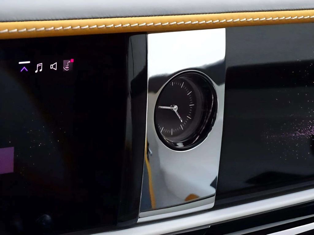 Used 2024 Rolls-Royce Spectre w/ Spectre Launch Package image 18