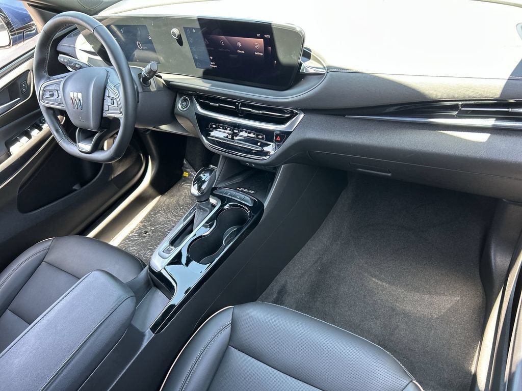 Used 2025 Buick Envista Avenir FWD image 30