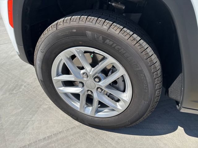 New 2025 Jeep Grand Cherokee L Laredo w/ Luxury Tech Group I image 25