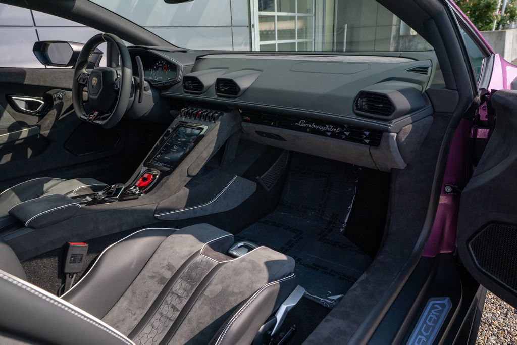 Used 2024 Lamborghini Huracan Sterrato image 27