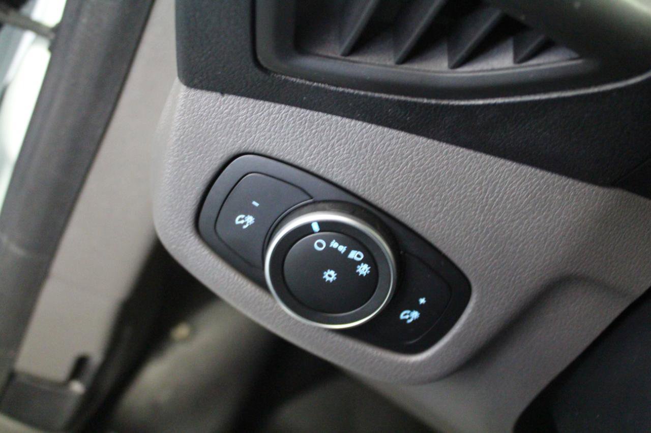 Used 2020 Ford Transit Connect XL image 11