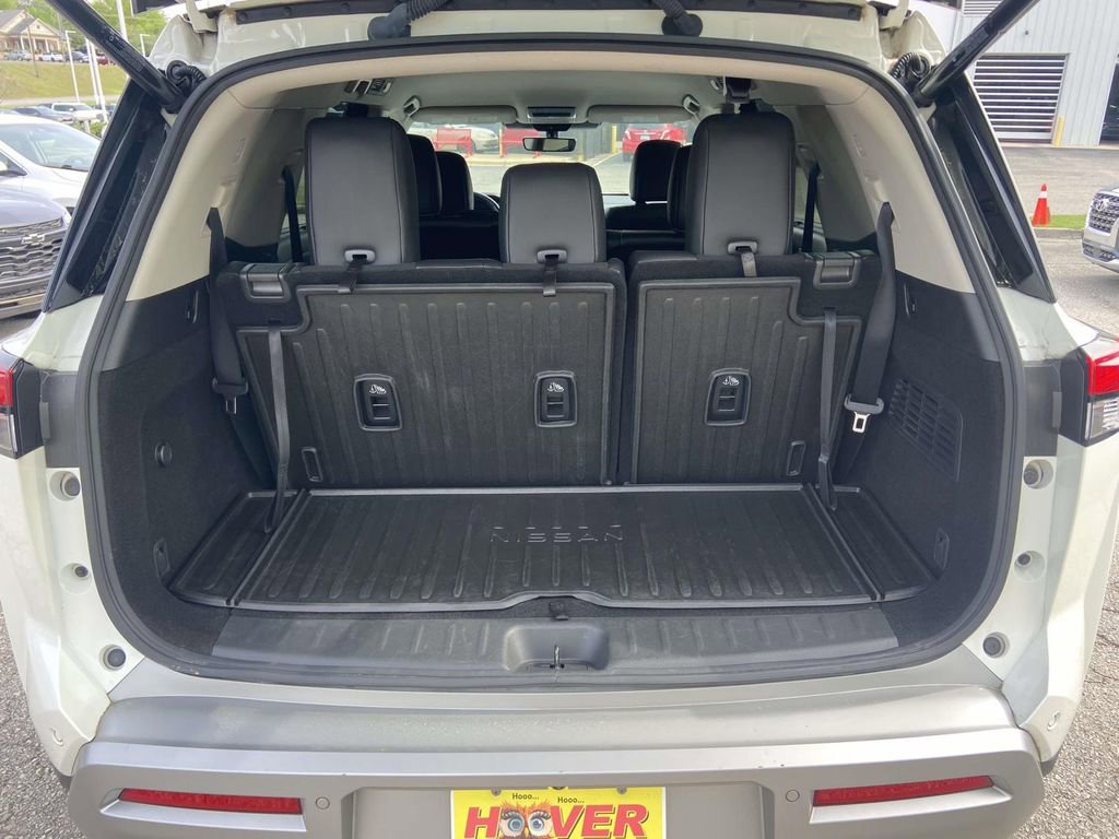 Used 2023 Nissan Pathfinder SL w/ Lighting Package (N92) image 20