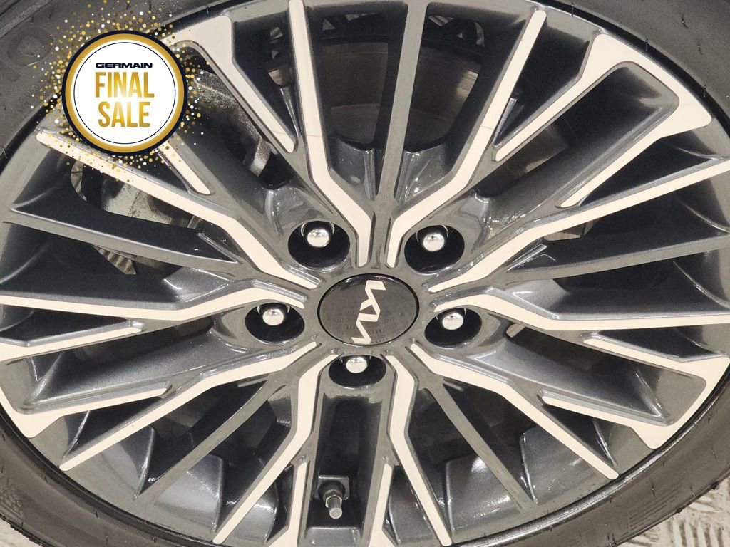 Certified 2024 Kia Forte GT-Line image 10