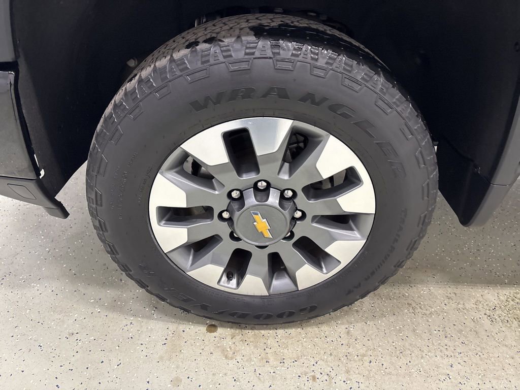 Used 2024 Chevrolet Silverado 2500 Custom w/ Custom Value Package image 12