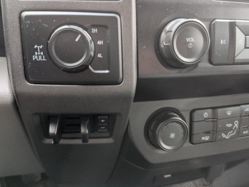 Used 2022 Ford F250 XL w/ STX Appearance Package image 11