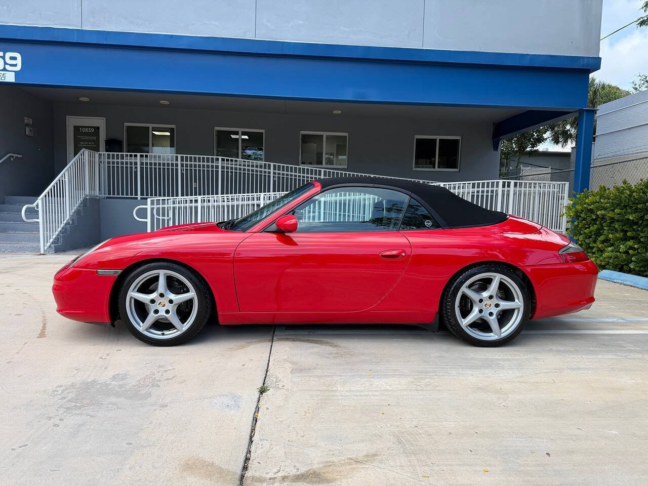 Used 2002 Porsche 911 Cabriolet image 3
