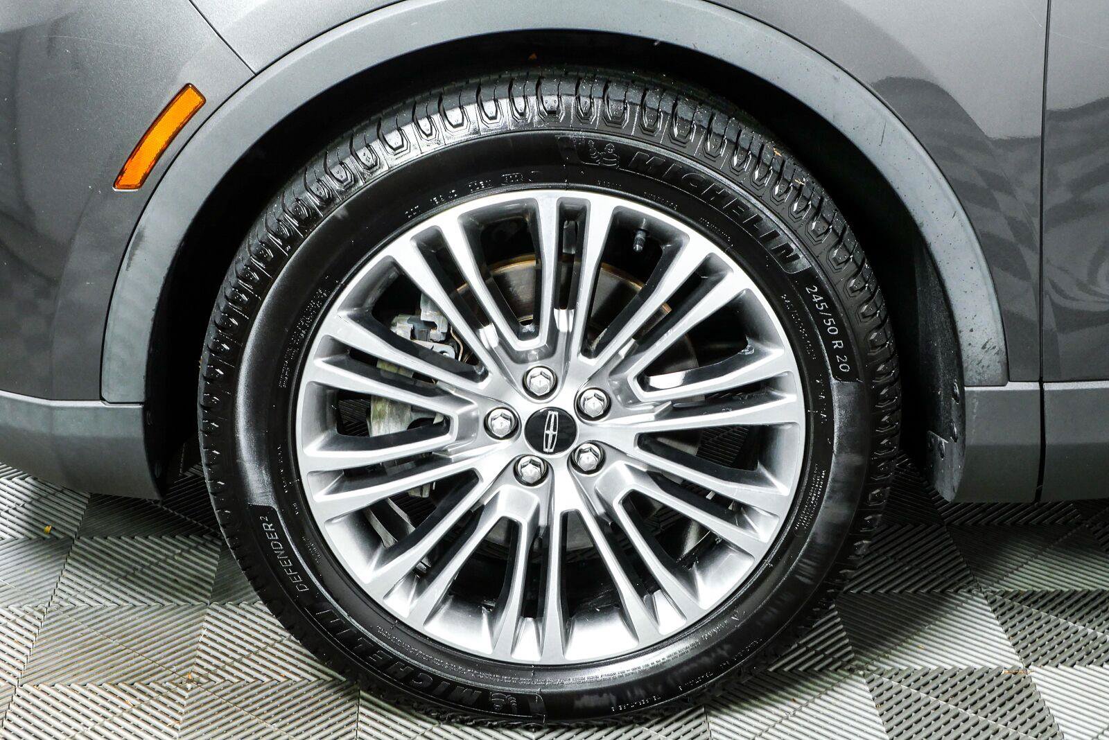Used 2018 Lincoln MKX Reserve w/ Lincoln MKX Climate Package FWD image 38