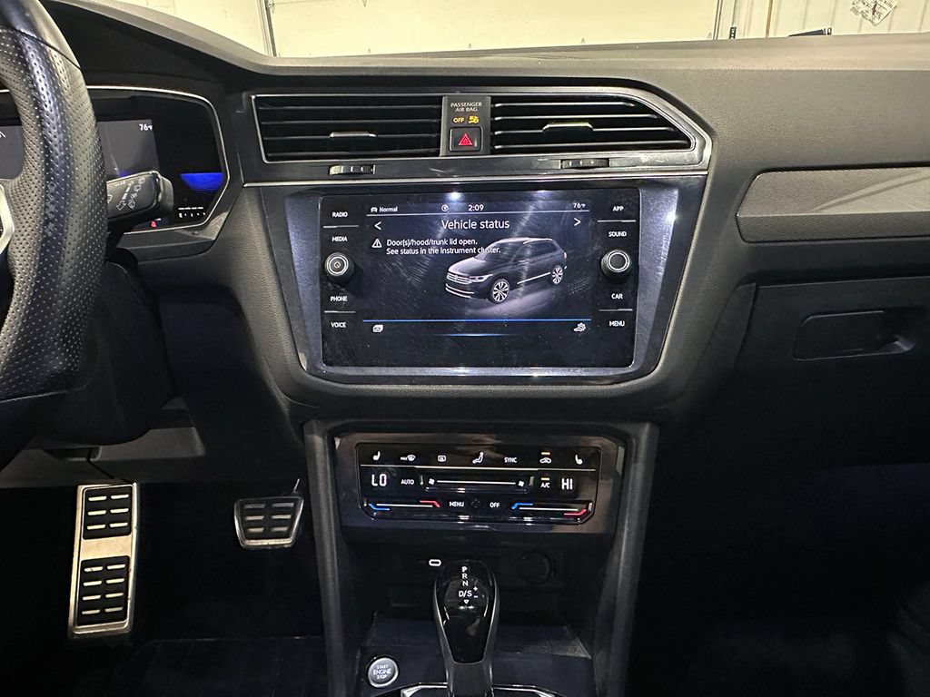 Used 2022 Volkswagen Tiguan SE R-Line AWD/4WD image 31