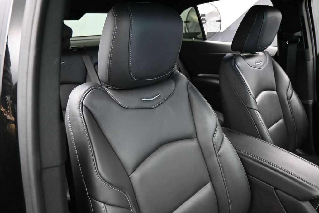 Used 2023 Cadillac XT4 Premium Luxury FWD image 44
