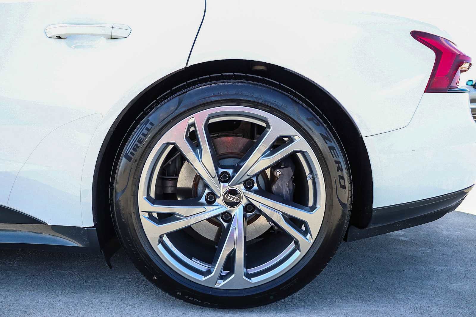 Used 2022 Audi e-tron GT Premium Plus image 12