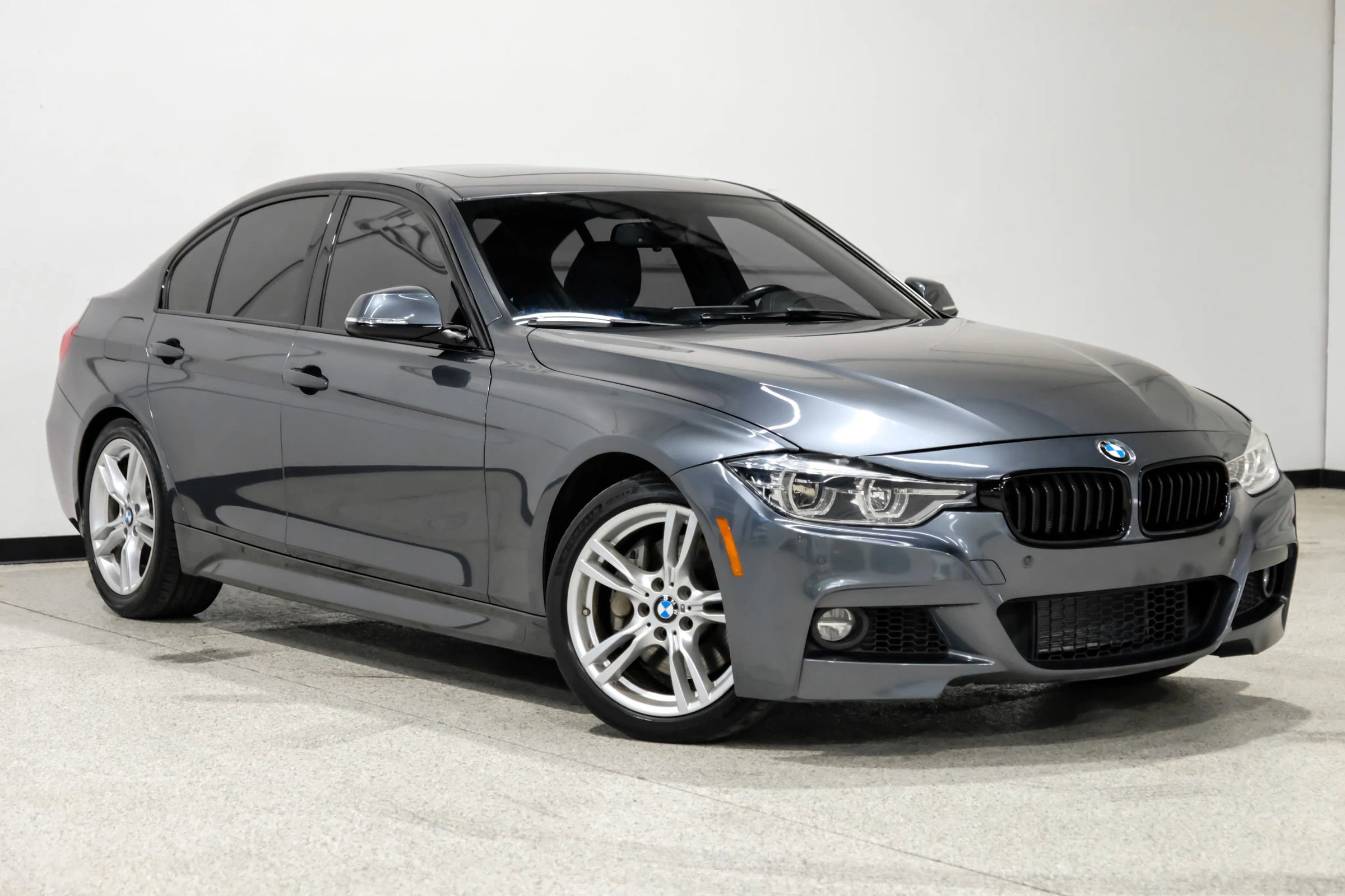 Used 2018 BMW 340i Sedan RWD image 4