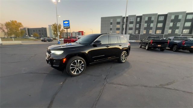 Used 2023 Jeep Grand Cherokee Overland image 4
