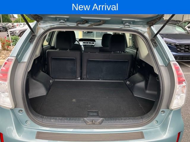 Used 2017 Toyota Prius V Two w/ Carpet Mat Package FWD image 9