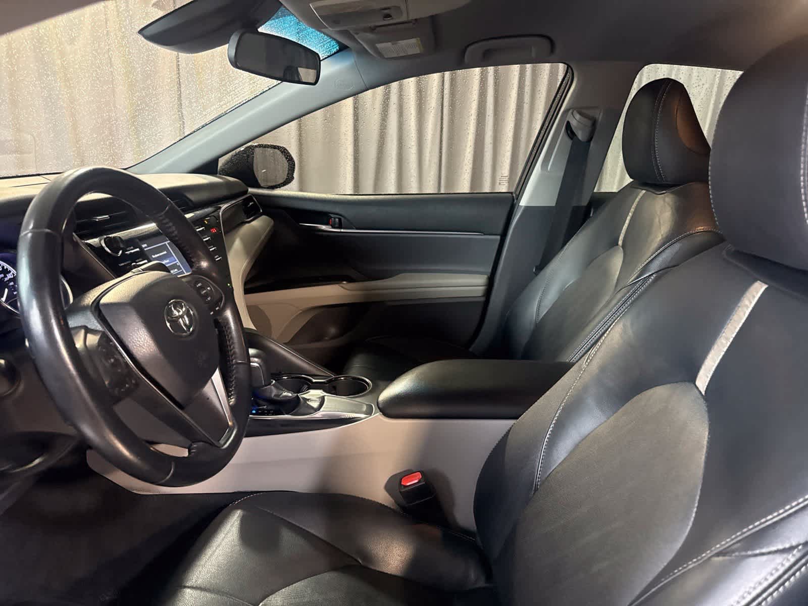 Used 2018 Toyota Camry SE FWD image 17