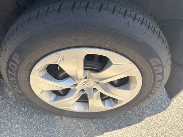 Used 2023 Toyota RAV4 LE AWD/4WD image 9